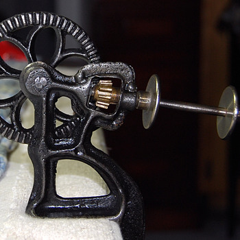 Mystery Solved this is a Cord Threader -- BIG THKS TO BERNADETTE - Sewing