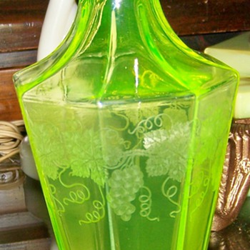 Cambridge Canary glass etched grape decanter