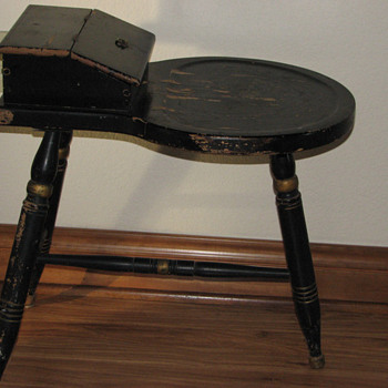 A friends antique mystery. - Furniture