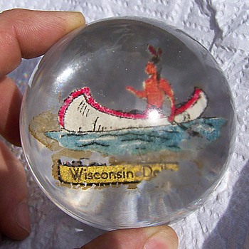 Old Wisconsin Dells Souvenir Glass Paperweight - Advertising