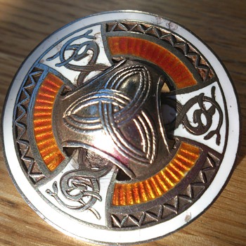 Small silver and enamel brooch from 1906 - part of Swedish Art Noveau - Fine Jewelry