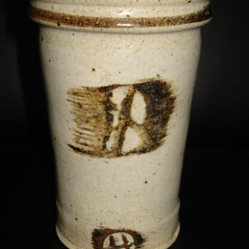 (STONEWARE STEIN) I NEED YOUR HELP WITH INITIALS THANK YOU