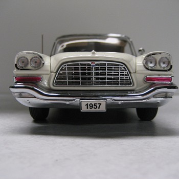 1957 Chrysler 300C Convertible Die-cast Replica - Model Cars