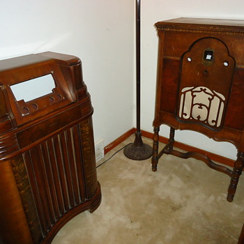 1942 Philco Radio - garbage picked by radio personality.. what to do? - Radios