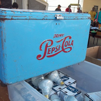 VINTAGE PEPSI COLA ICE CHEST - Advertising