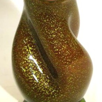 RINDSKOPF GOLD/GREEN AVENTURINE ON BRICK RED GLASS - Art Glass