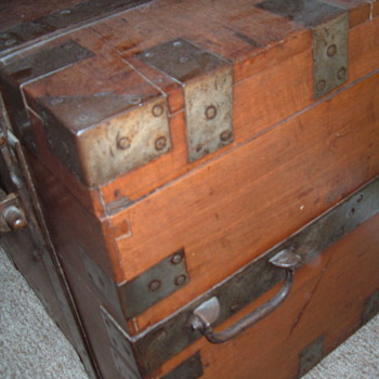 Campaign Chest belonging to Colonel A.G.A. Durand - Furniture