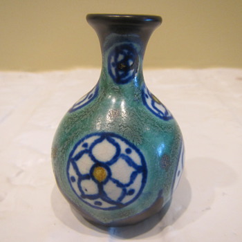 Mega Small - Art Pottery
