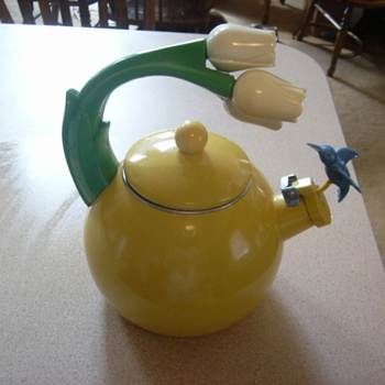 Teakettle with tulips and hummingbird - Kitchen