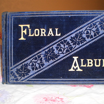 Vintage Floral Album - Books