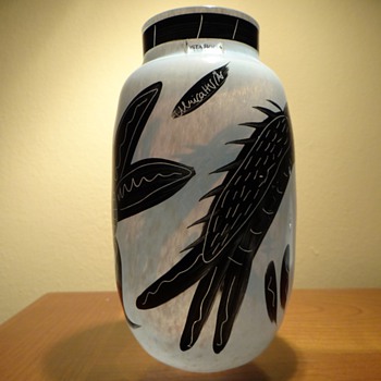 KOSTA BODA HANDPAINTED VASE 48753 BY ULRICA HYDMAN VALLIEN - Art Glass