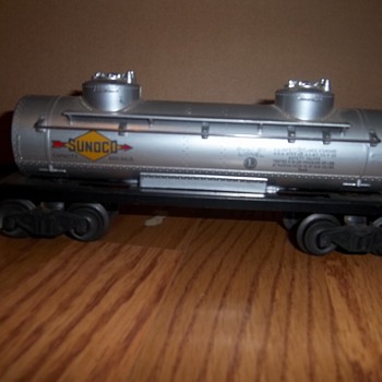 Lionel Trains Collection- Sunoco oil tank car #6465 - Model Trains