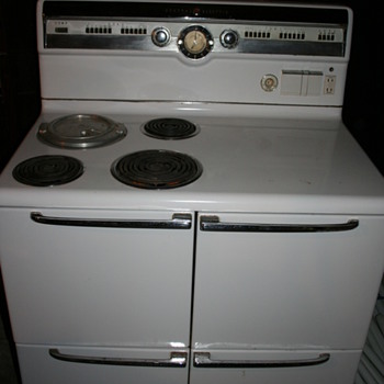 Vintage 1952 G.E. Stove 