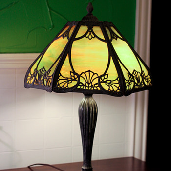 Unidentified Slag glass table lamp - Art Nouveau