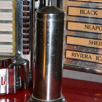 straws dispenser
