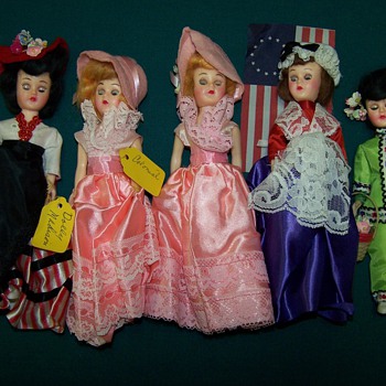 5 dolls