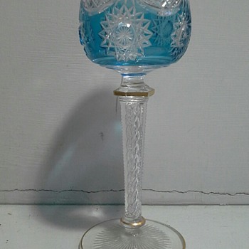 cased and cut roemer glass with twisted airbubbles in the stem - Art Glass
