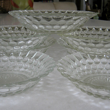 'BUBBLE' GLASS BOWL by Anchor Hoccking