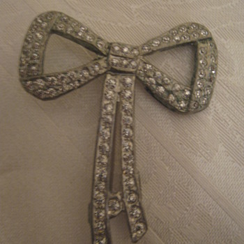 Art Deco Bow Brooch 