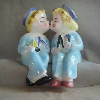 Kissing Boy & Girl 