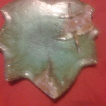 DRAGONFLY STONEWARE LEAF