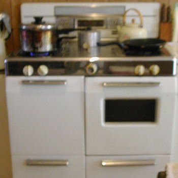 Magic Chef Gas Range