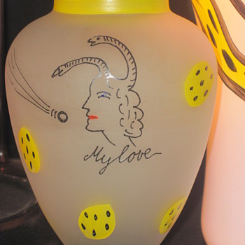 Hydman-Vallien corner - Art Glass
