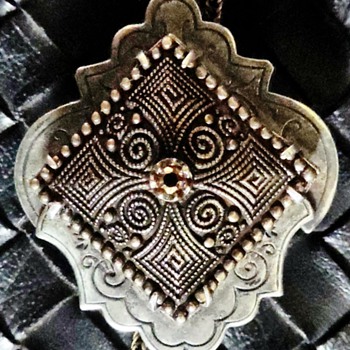 Antique necklace gold on black silver slide - Fine Jewelry