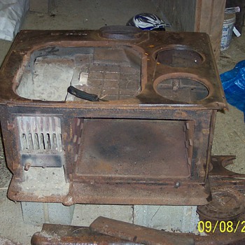 Liberty Bond Cook Stove made by Armstrong Stove & Manufacturing Company, Perryville MD