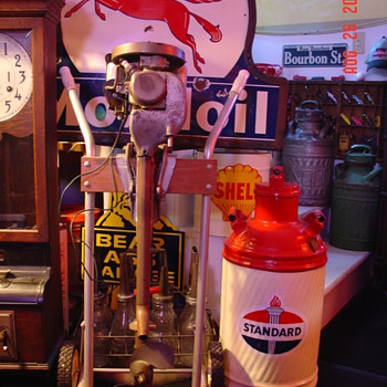 1933 Super Single Outboard Motor Corp...Made In Milwaukee, Wis. USA...79 years old - Fishing