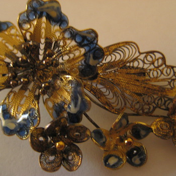 vintage pin - Costume Jewelry