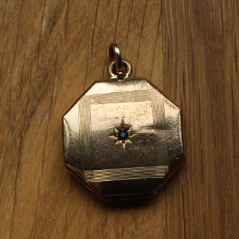 1930's gold filled locket