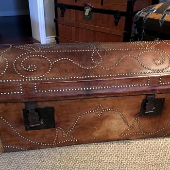 Antique French Trunk late 1700's early 1800's - Furniture