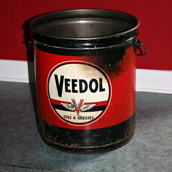 veedol oil can - Petroliana