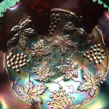 Northwoods Grape and Cable Variant bowl - Glassware