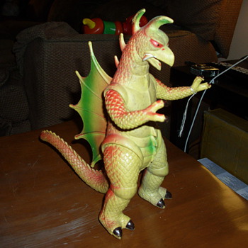 Gigan type Godzilla Toy Figurine