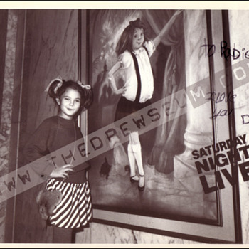 Drew Barrymore 1983 autographed SNL photo - Movies