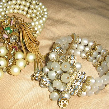 1950's bead memory cuff bracelets - Costume Jewelry