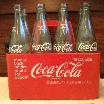 1960s or 1970s coca cola 16 oz bottle carrier