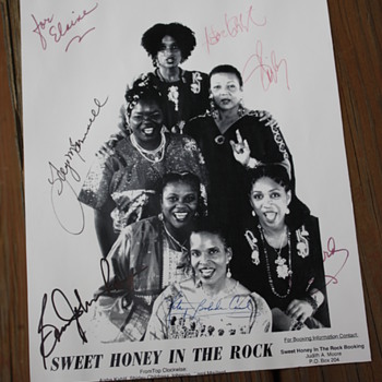 Sweet Honey in the Rock autographed photo - Music