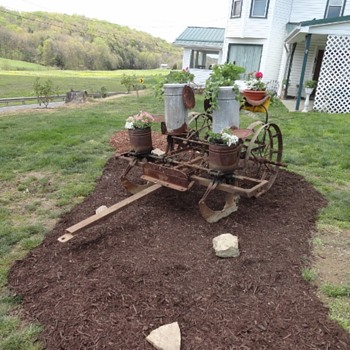 Antique Corn Planter - Yard Art. - Tractors