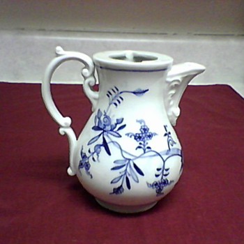 MEISSEN TEA POT
