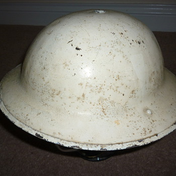 WW1 and WW11 helmet. Rare British winter cammo - Military and Wartime