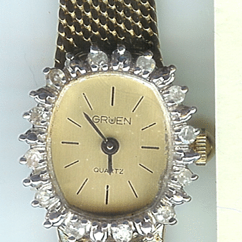 Cruen Gold Diamond Watch