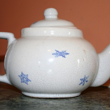 Snowflake teapot Early Pfaltzgraff - Kitchen