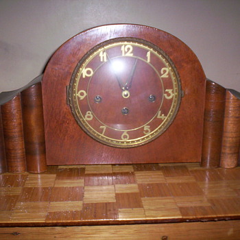 Mantle clock