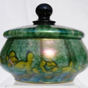 Welz #6 - satin flashed- Confetti with pleats - Art Glass