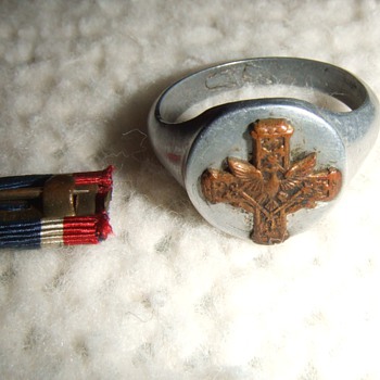 WW1 Distinguished Service Cross souvenir ring and ribbon bar