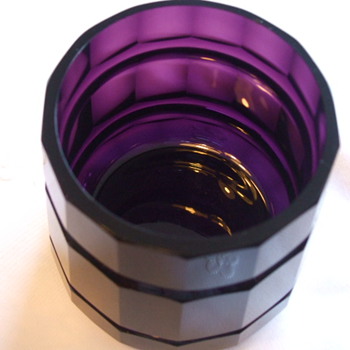 Would This be a Ludwig Moser Karlsbad DECO VASE? - Art Glass