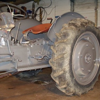 1946 Ford 2N tractor